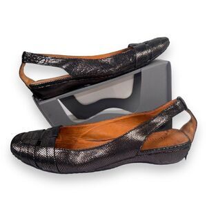 Gentle Souls by Kenneth Cole It's So Fun Comfort Flats Metallic Silver Women's 9